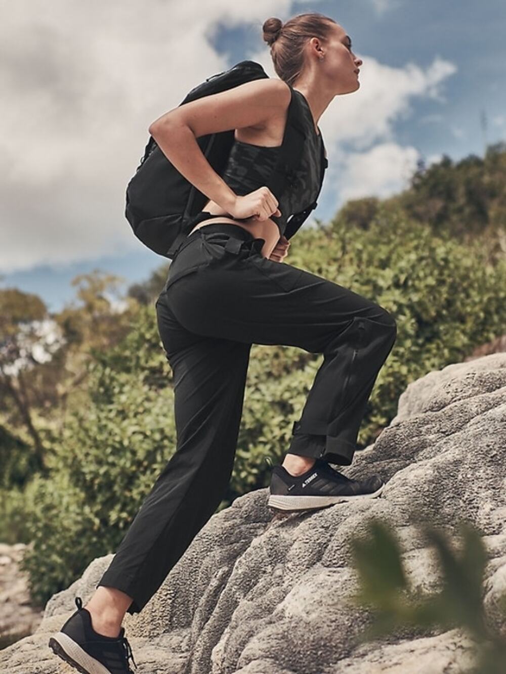 Athleta Trekkie black belted hiking pants zipper ankle utility gorpcore cargo 12